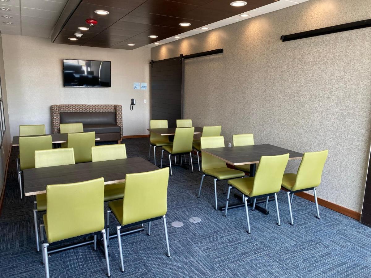 Holiday Inn Express & Suites - Michigan City By Ihg Eksteriør bilde