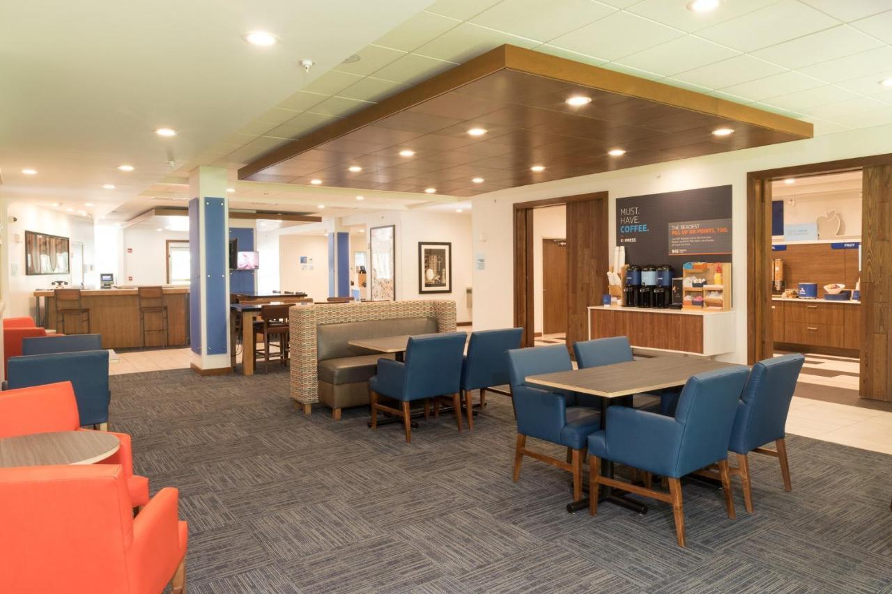 Holiday Inn Express & Suites - Michigan City By Ihg Eksteriør bilde